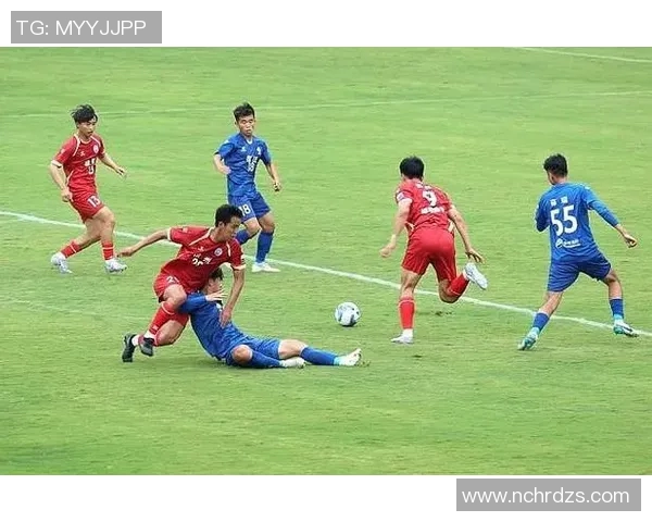 全球足球巨星风采全景解析与成就回顾