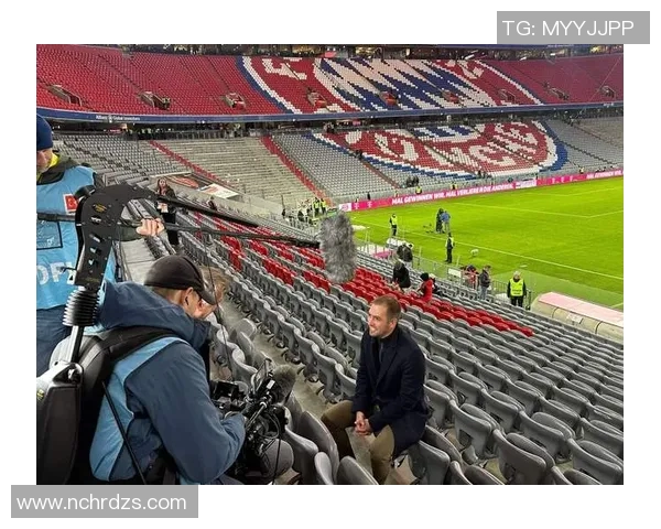 2013年退役的足球明星们的辉煌职业生涯与传奇故事回顾